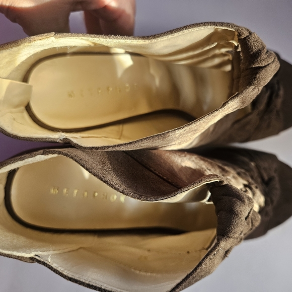 New Booties Size 9 1/2 color brown material suede new with box metaphor  is the - Picture 8 of 10